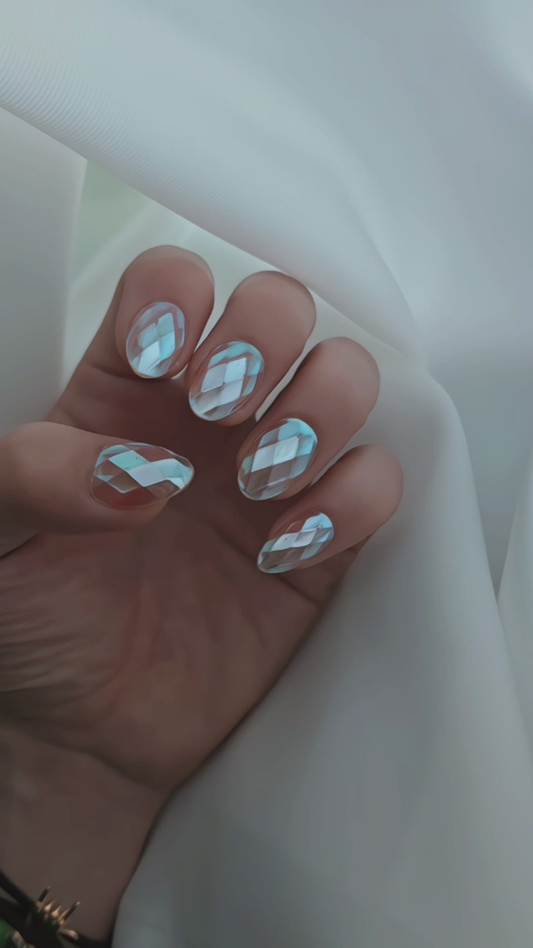 Prism Cut Almond Crazy Gelip