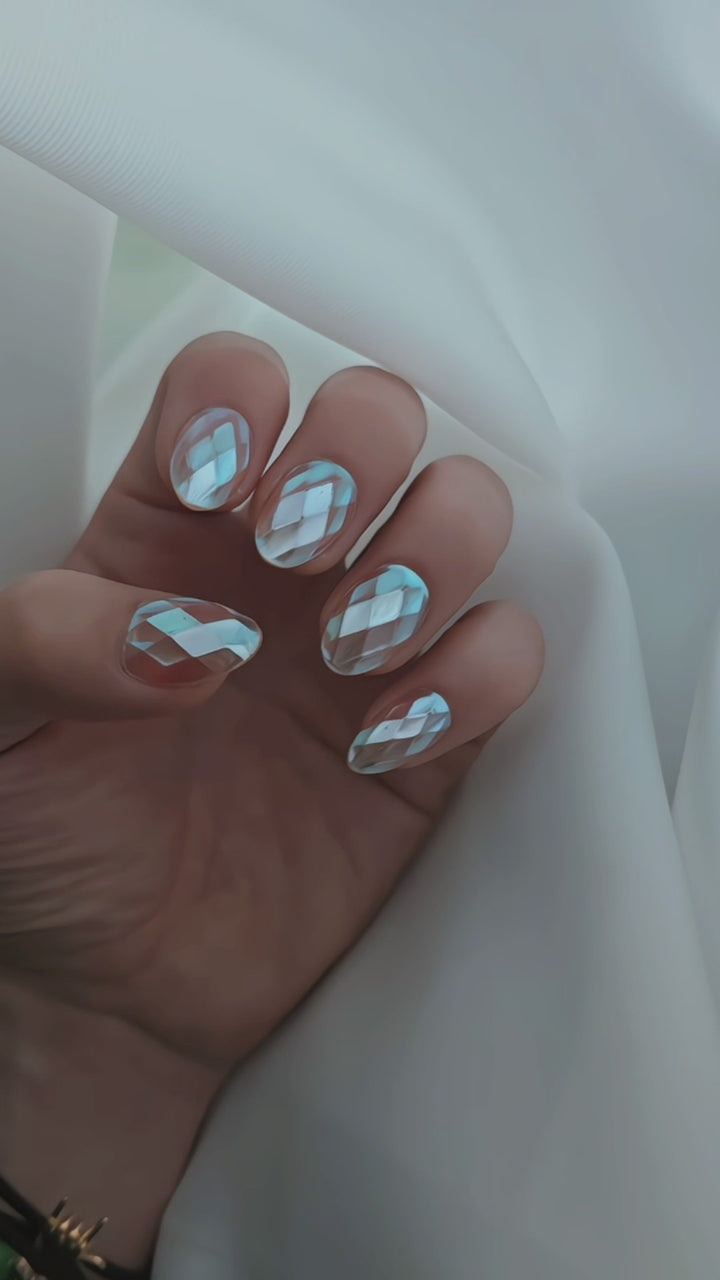 Prism Cut Almond Crazy Gelip