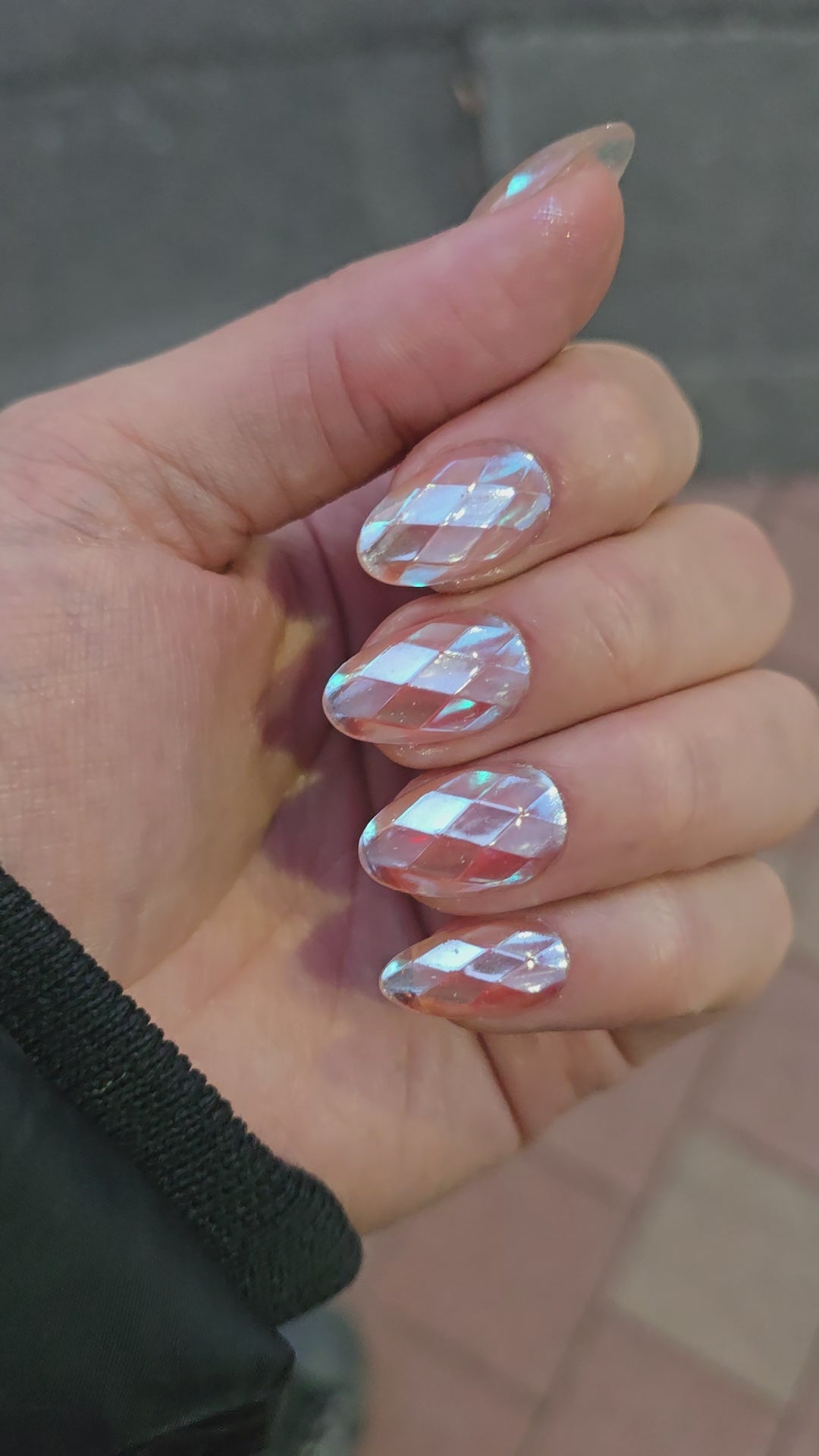 Prism Cut Almond Crazy Gelip